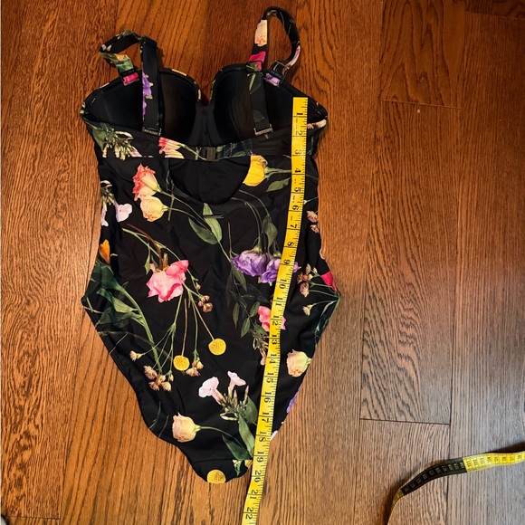 Ted Baker Saffiey Floral Print One Piece Swimsuit Size S Molded Cups Beach Vacay - Picture 10 of 12